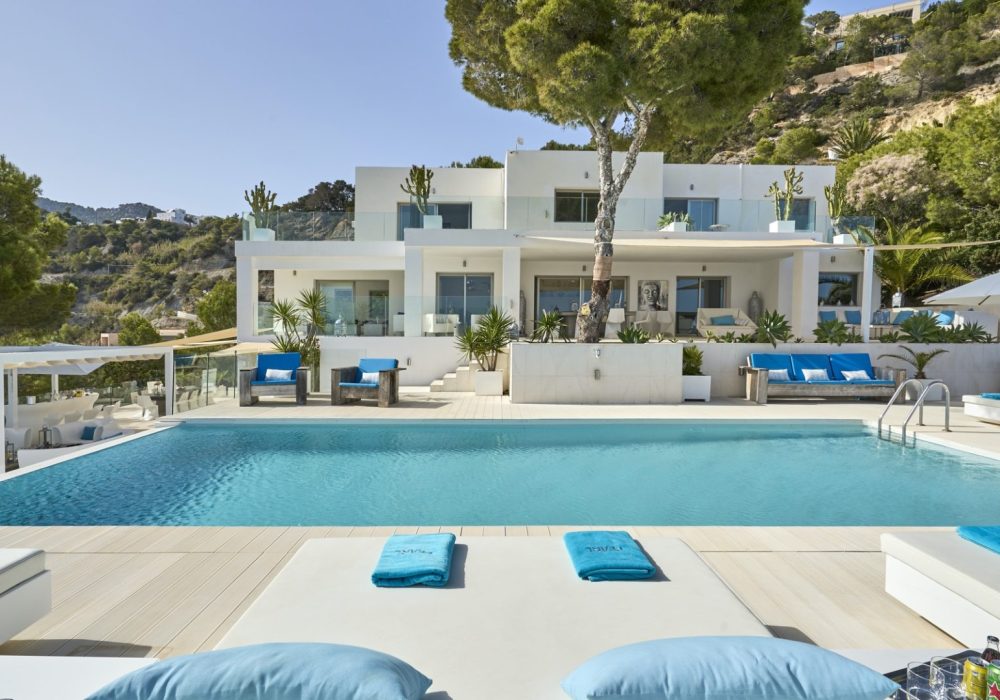 VILLA BLANCA